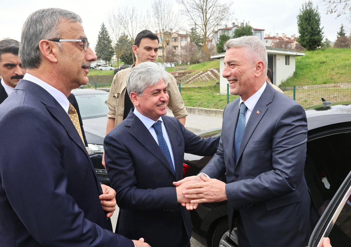 Ticaret Bakanı Bolat, Sakarya'da Valiliğe Ziyarette Bulundu