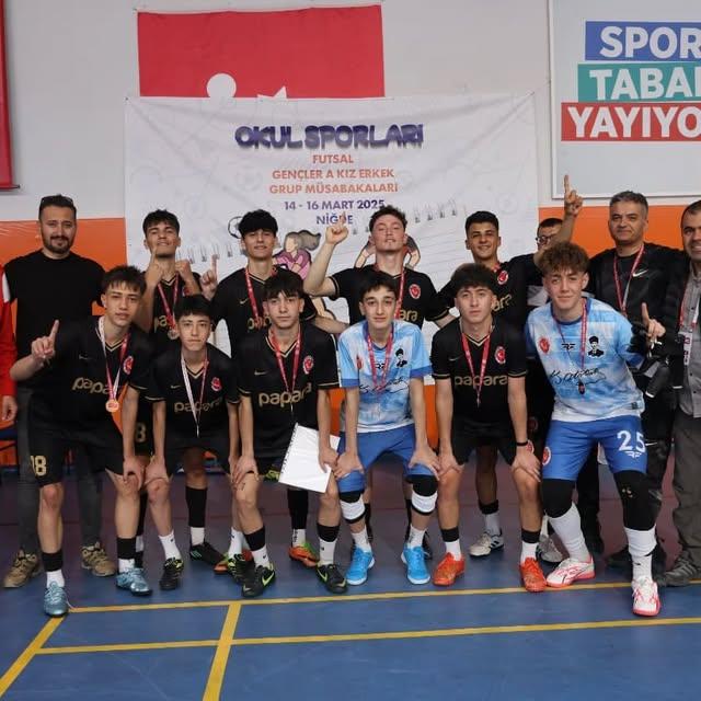 Niğde'de Genç Erkekler Futsal Grup Müsabakaları Sona Erdi