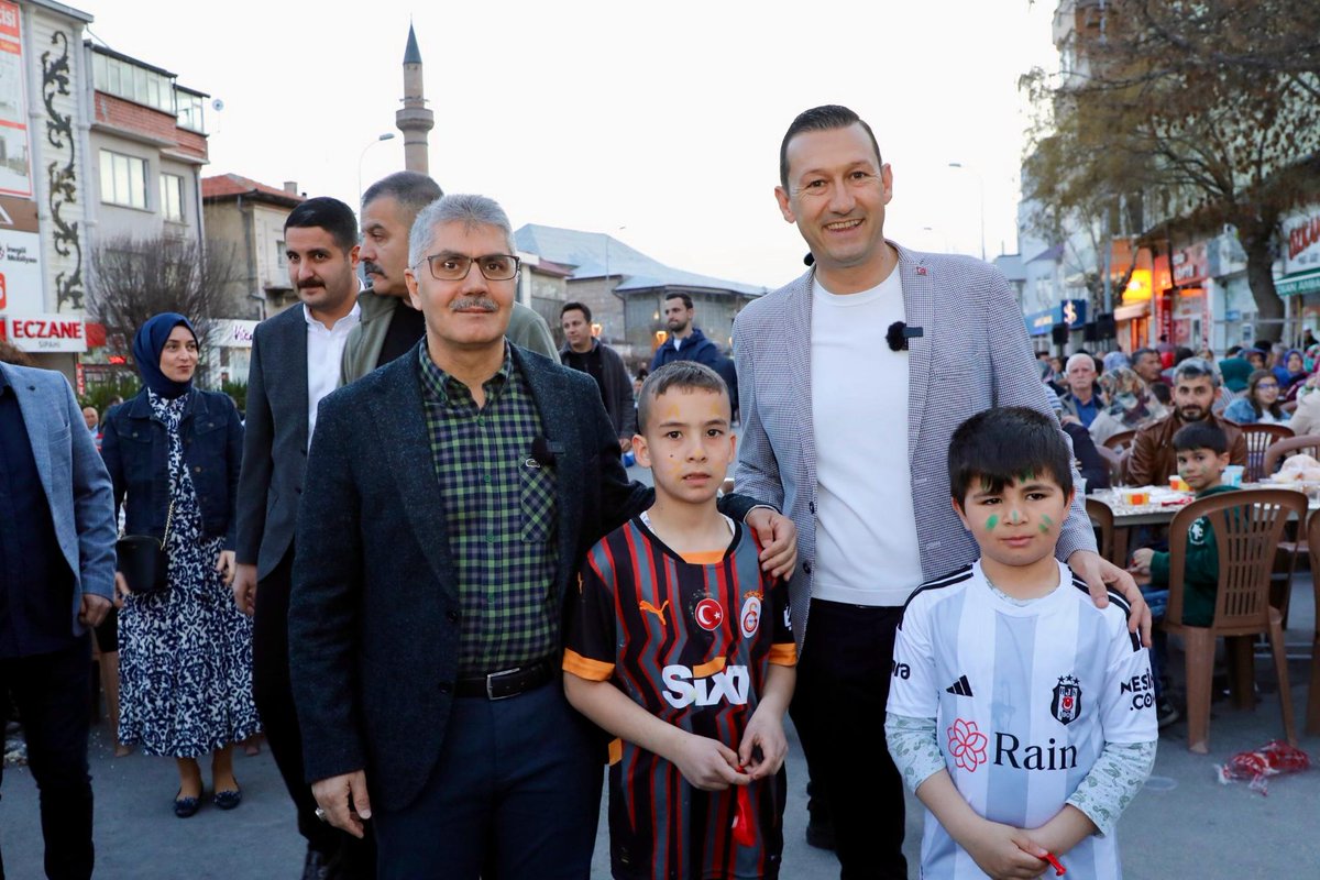 Vali Çelik, Bor'da Vatandaşlarla İftar Yaptı