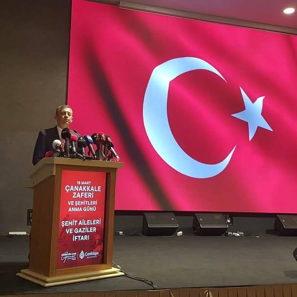 CHP'li İlhan, Çanakkale Şehitlerinin Varislerini Kucakladı