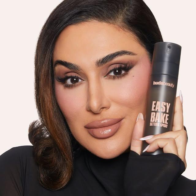 HuDA Beauty'den Yeni Easy Bake Setting Spray: 16 Saatlik Ultrablurred Görünüm Vaat Ediyor