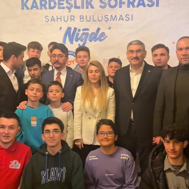 AK Parti Milletvekili Uzkurt, Gençlerle Sahur Programında Buluştu