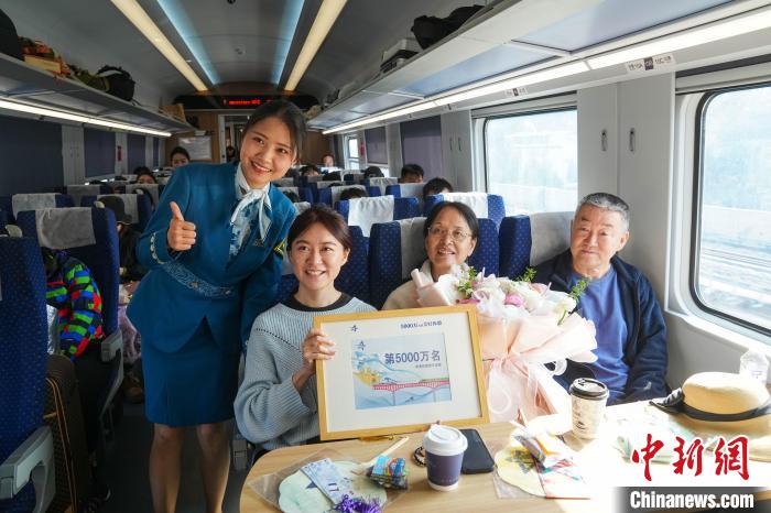 Çin-Lao Demiryolu Üç Yıllık Faaliyet Gösterdi